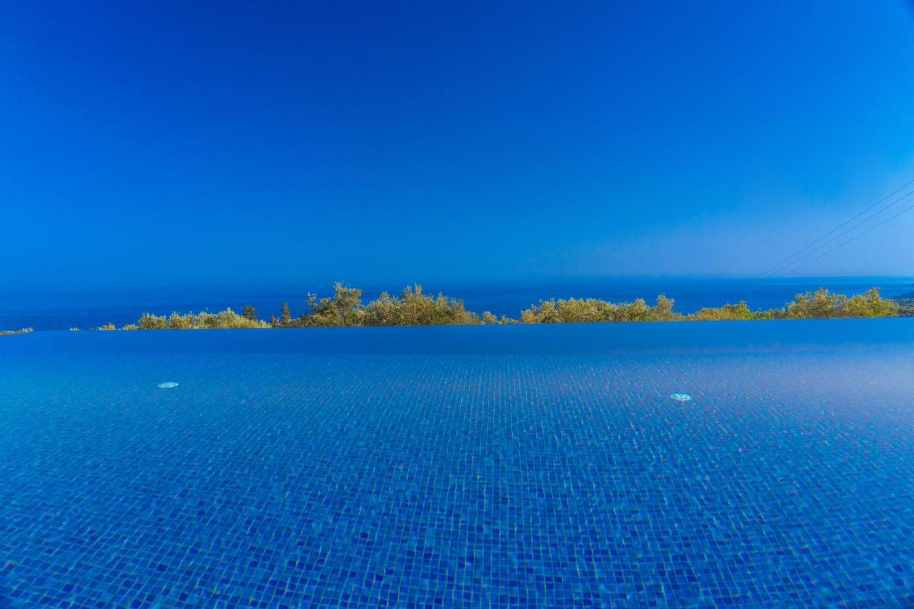Villa Shades Of Blue Trapezaki  Exterior foto